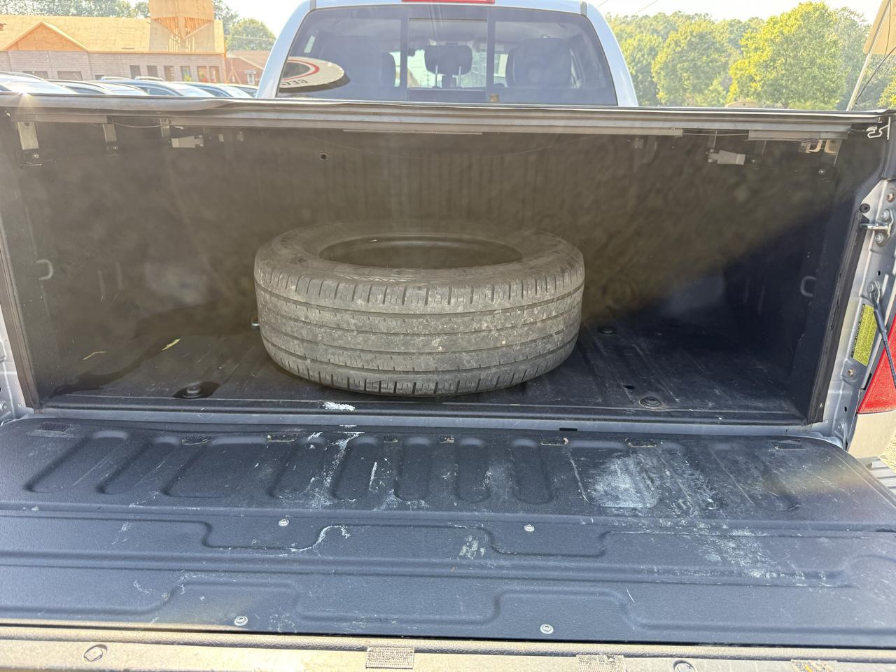 Toyota Tundra 2WD Truck Double Cab 4.6L V8 6-Spd AT SR5 (Natl) 2016