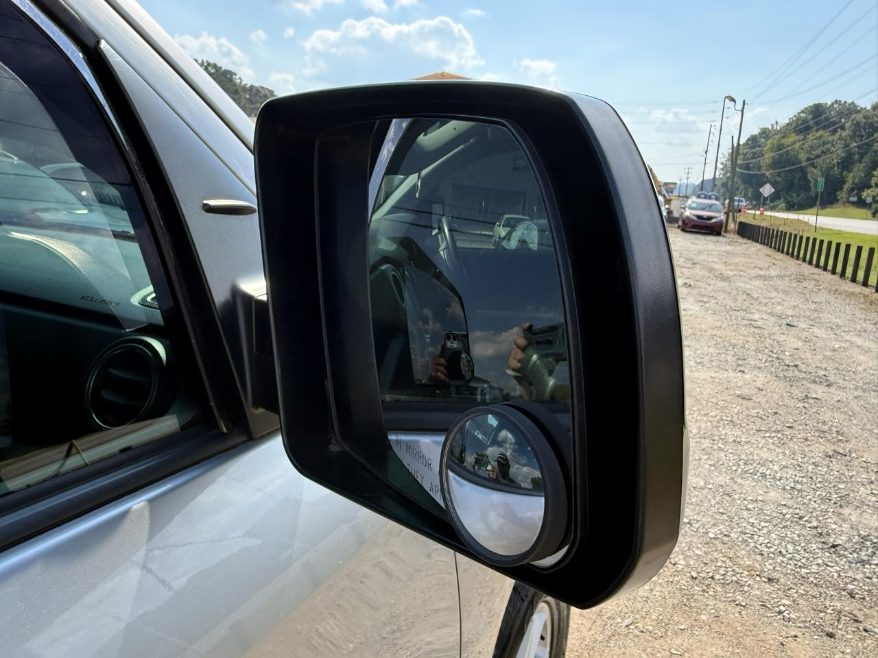 Toyota Tundra 2WD Truck Double Cab 4.6L V8 6-Spd AT SR5 (Natl) 2016