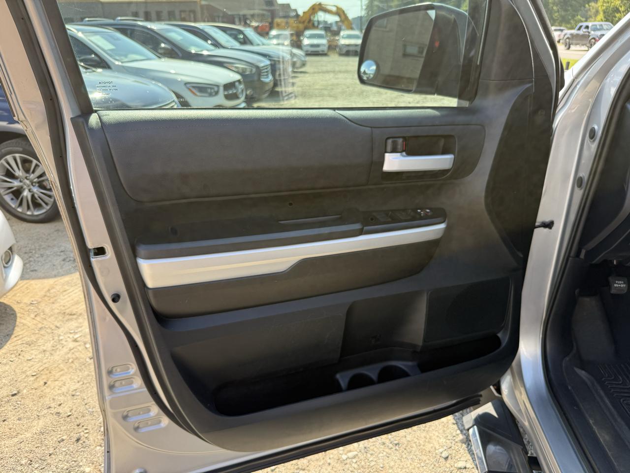 Toyota Tundra 2WD Truck Double Cab 4.6L V8 6-Spd AT SR5 (Natl) 2016