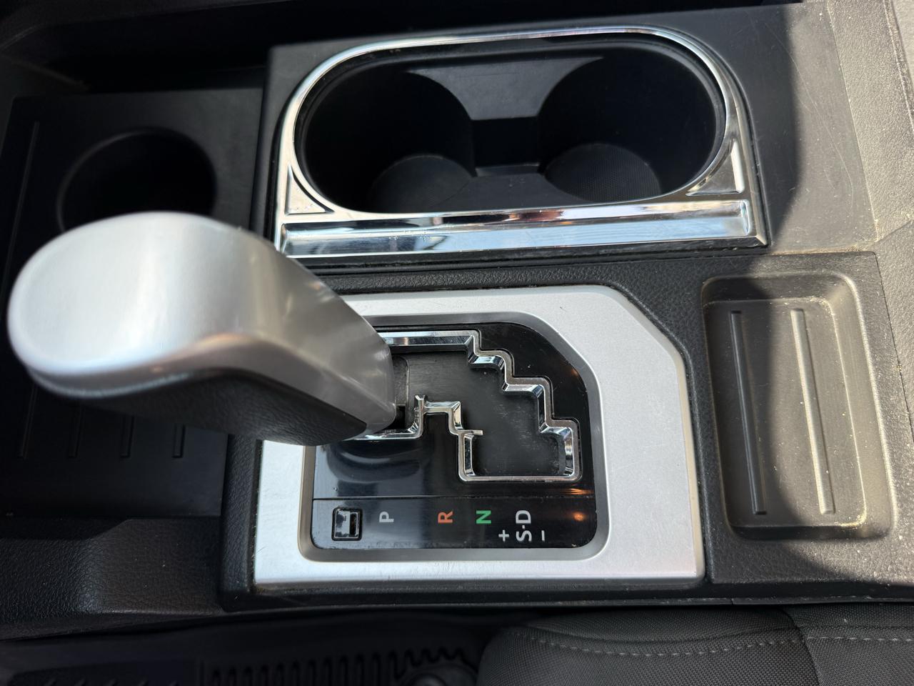 Toyota Tundra 2WD Truck Double Cab 4.6L V8 6-Spd AT SR5 (Natl) 2016