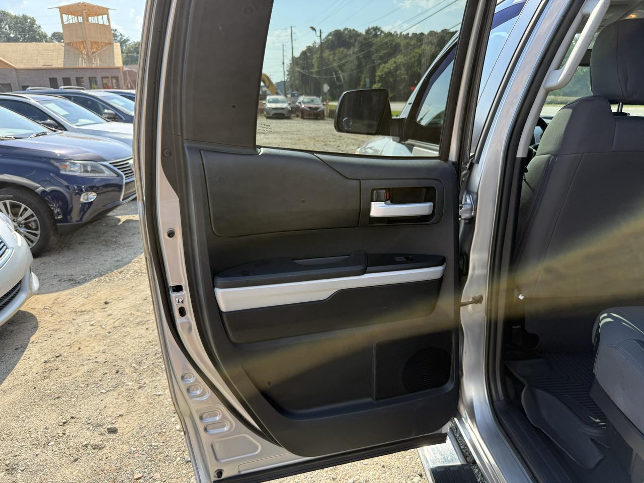 Toyota Tundra 2WD Truck Double Cab 4.6L V8 6-Spd AT SR5 (Natl) 2016