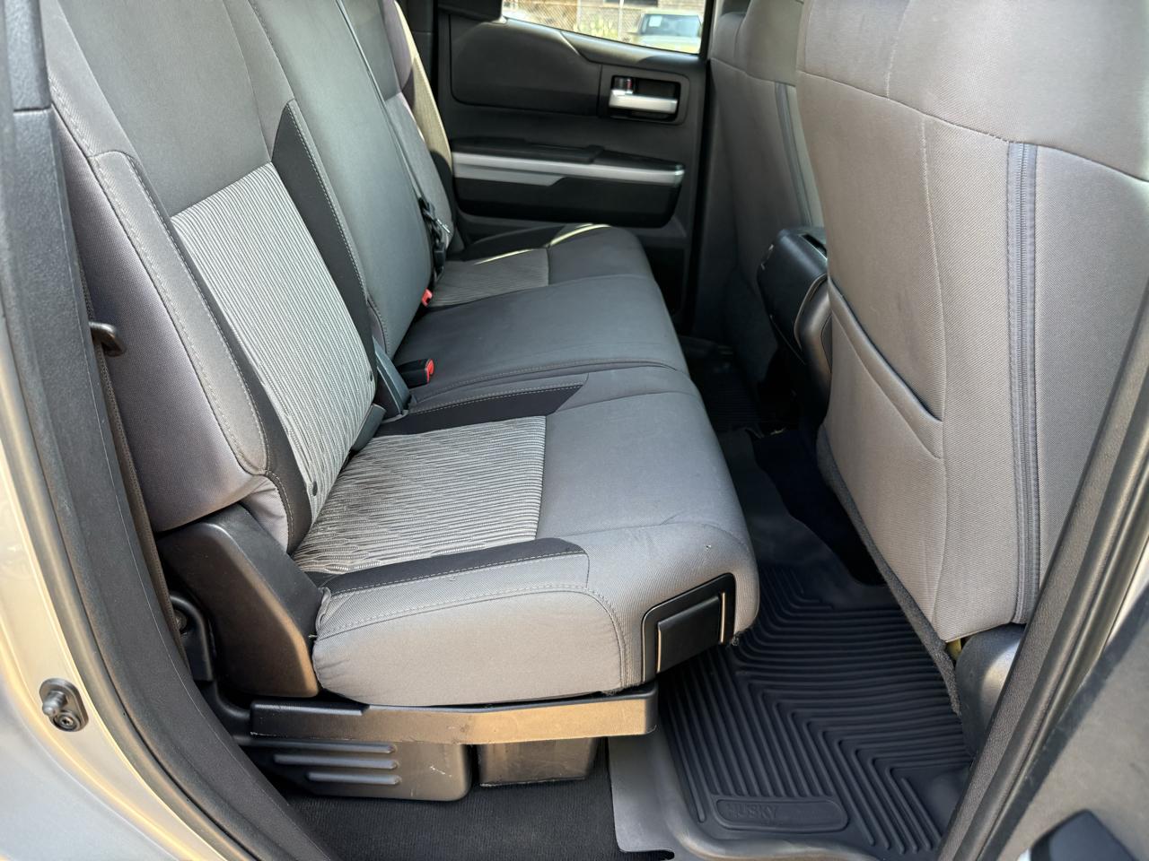 Toyota Tundra 2WD Truck Double Cab 4.6L V8 6-Spd AT SR5 (Natl) 2016
