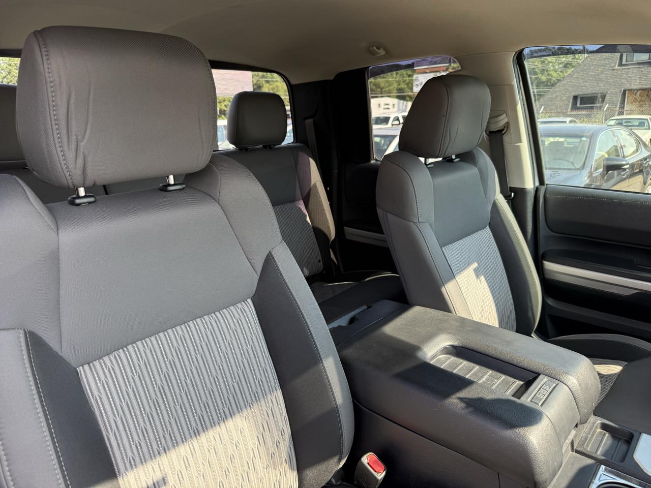 Toyota Tundra 2WD Truck Double Cab 4.6L V8 6-Spd AT SR5 (Natl) 2016