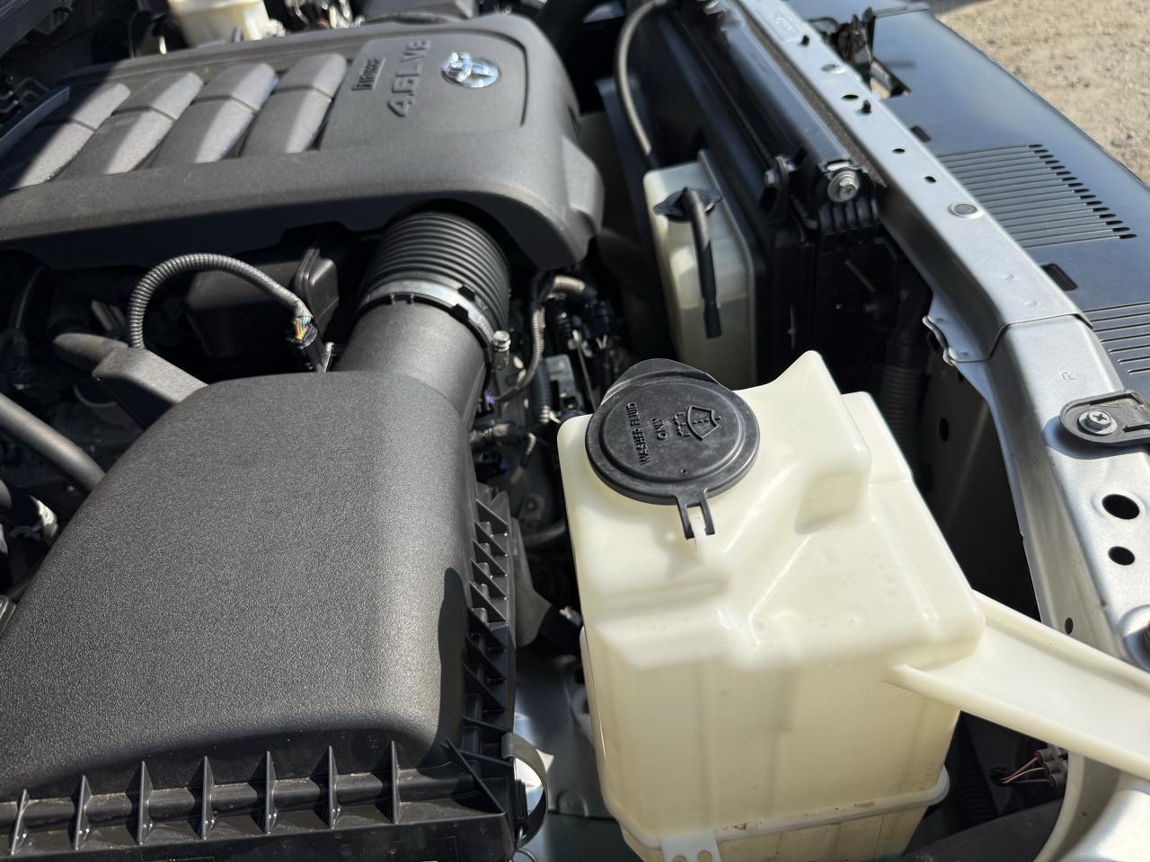 Toyota Tundra 2WD Truck Double Cab 4.6L V8 6-Spd AT SR5 (Natl) 2016