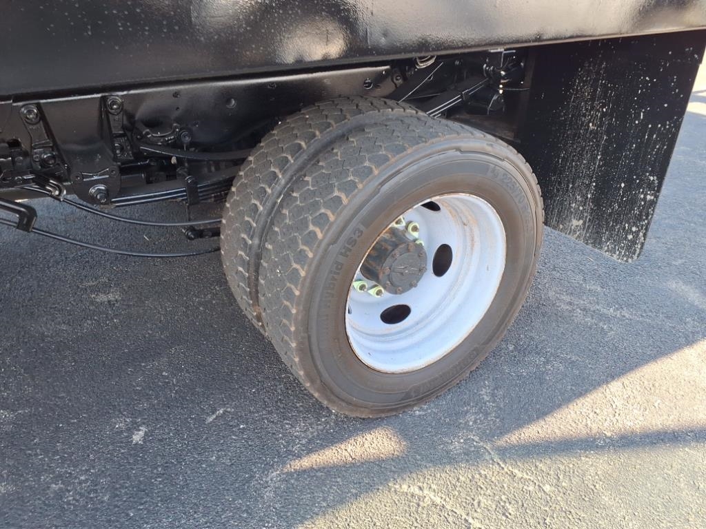 Ford Super Duty F-550 DRW XL 2WD Reg Cab 145" WB 60" CA 2019