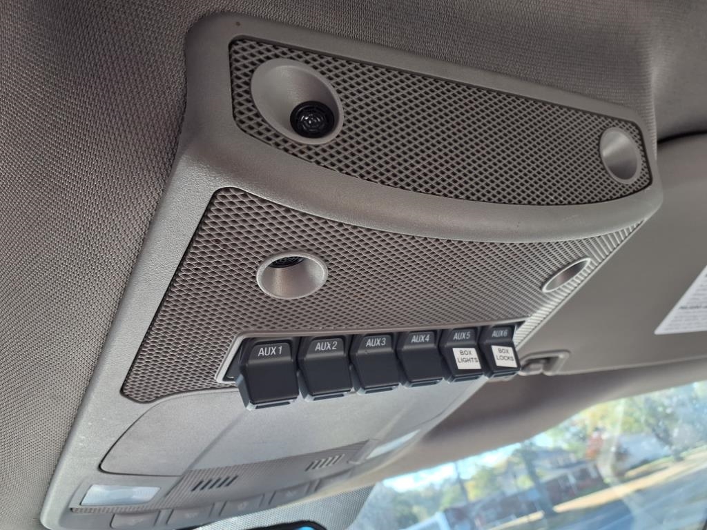 Ford Super Duty F-550 DRW XL 2WD Reg Cab 145" WB 60" CA 2019