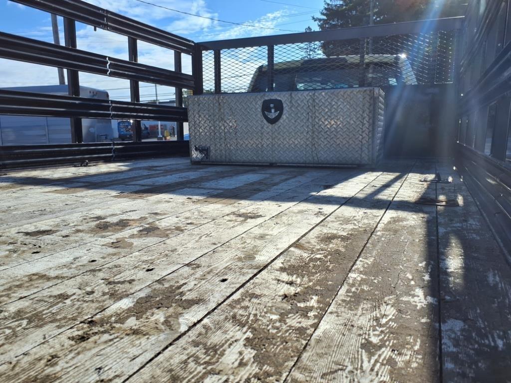 Ford Super Duty F-550 DRW XL 2WD Reg Cab 145" WB 60" CA 2019