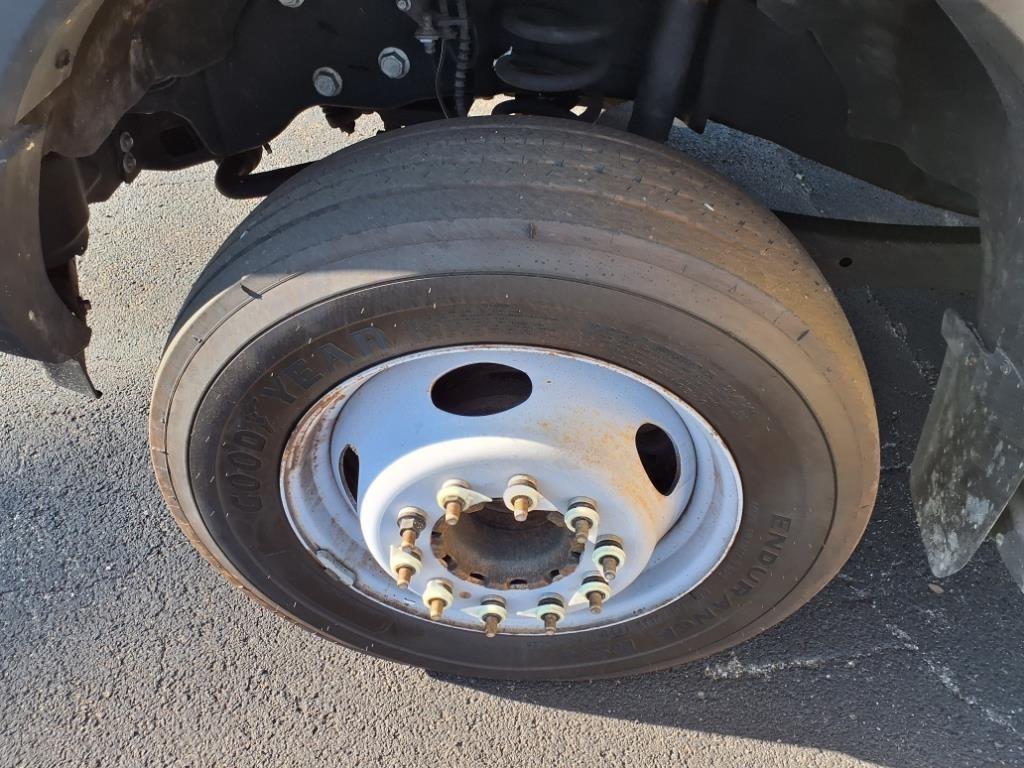 Ford Super Duty F-550 DRW XL 2WD Reg Cab 145" WB 60" CA 2019