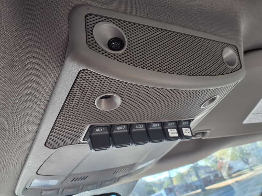 Ford Super Duty F-550 DRW XL 2WD Reg Cab 145" WB 60" CA 2019