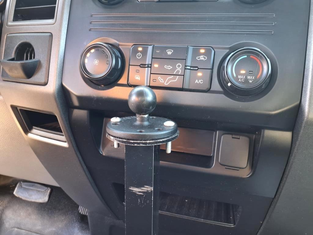 Ford Super Duty F-550 DRW XL 2WD Reg Cab 145" WB 60" CA 2019