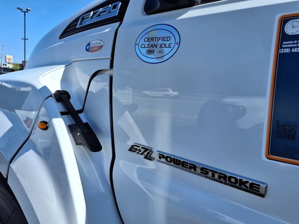 Ford Super Duty F-750 Straight Frame Reg Cab 2017