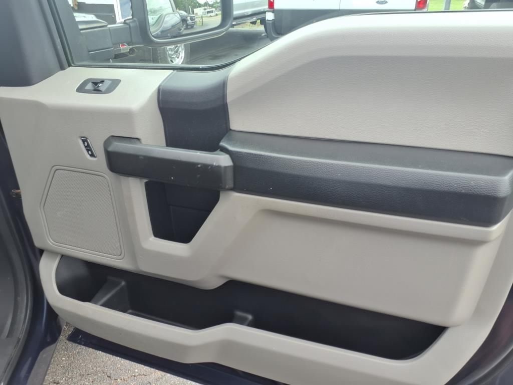 Ford Super Duty F-250 SRW XL 2WD Crew Cab 8' Box 2019