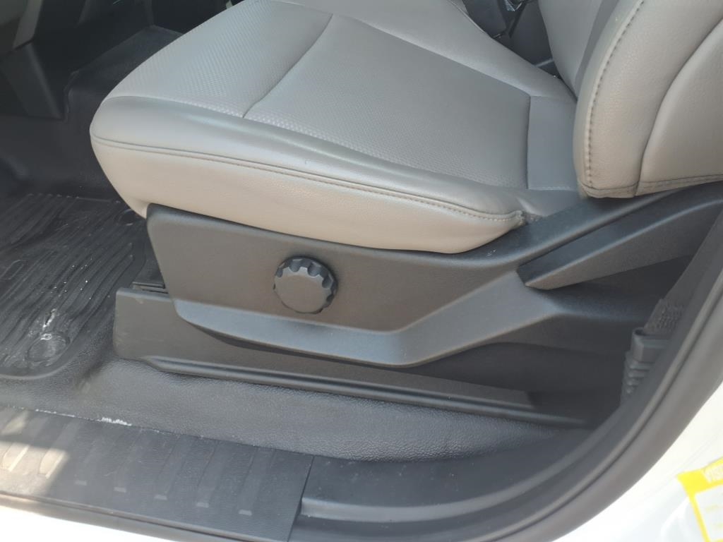 Ford Super Duty F-450 DRW XL 2WD Reg Cab 193" WB 108" CA 2020