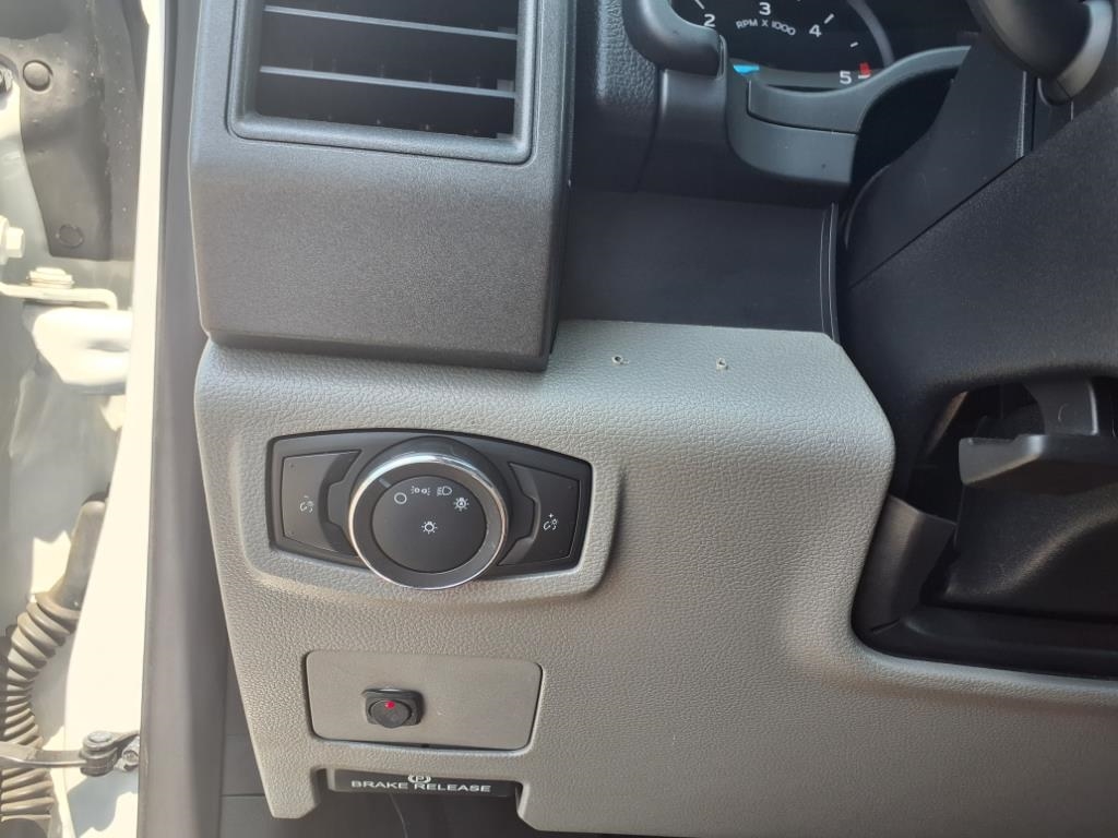 Ford Super Duty F-450 DRW XL 2WD Reg Cab 193" WB 108" CA 2020