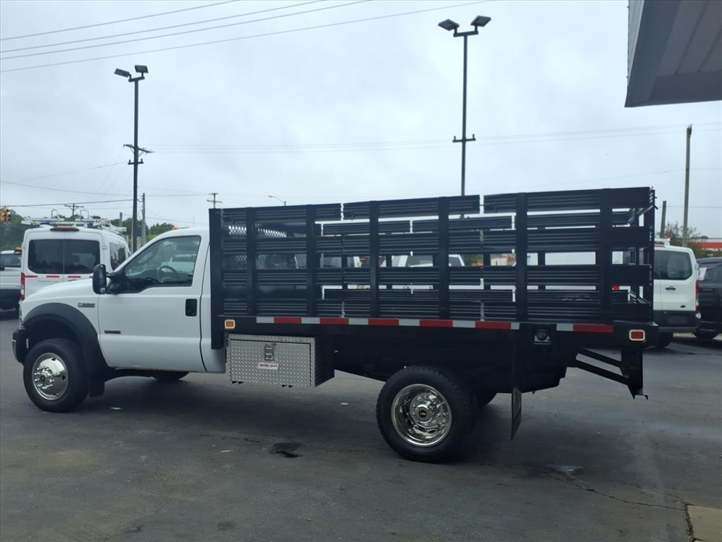 Ford Super Duty F-550 DRW Reg Cab 165" WB 84" CA XL 2006
