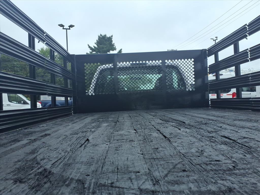 Ford Super Duty F-550 DRW Reg Cab 165" WB 84" CA XL 2006