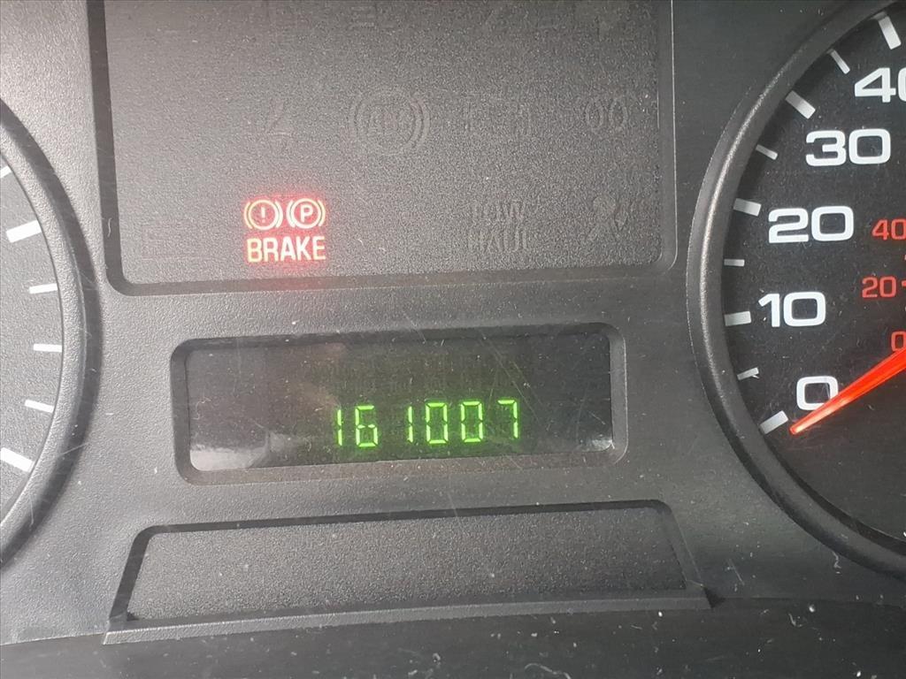 Ford Super Duty F-550 DRW Reg Cab 165" WB 84" CA XL 2006