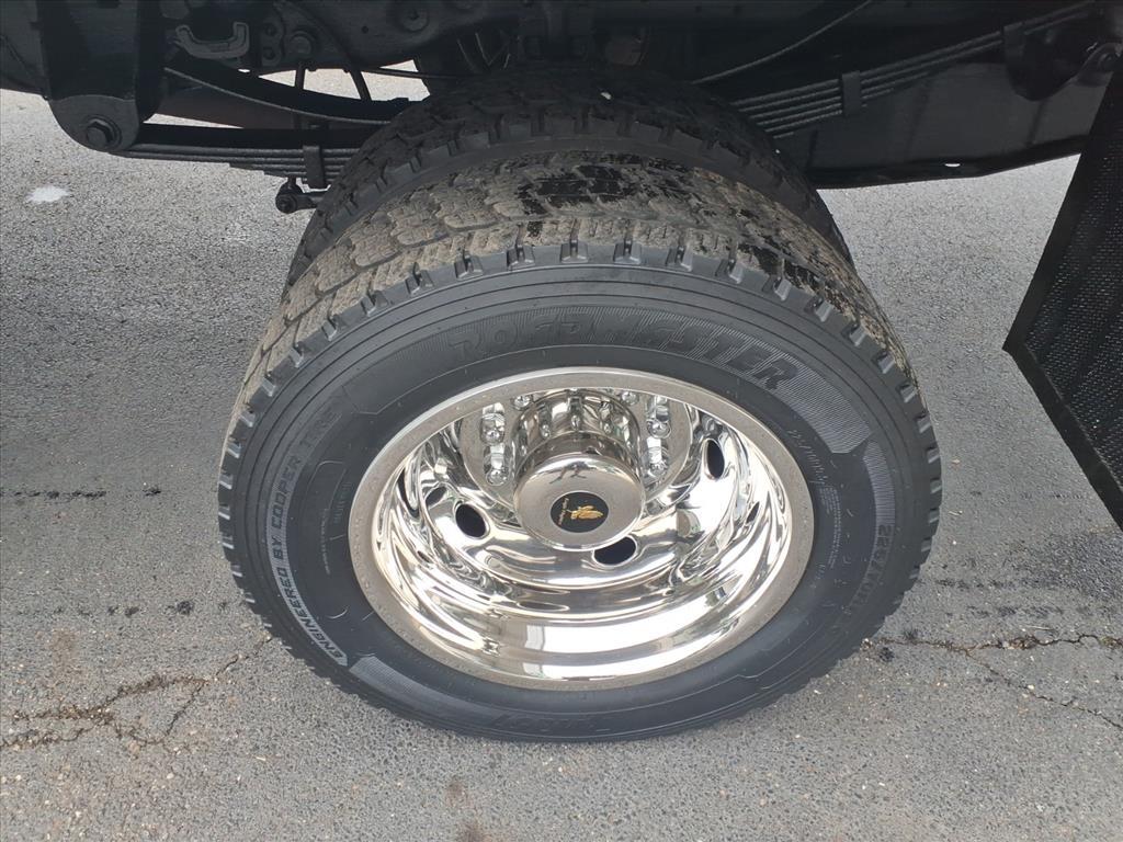 Ford Super Duty F-550 DRW Reg Cab 165" WB 84" CA XL 2006