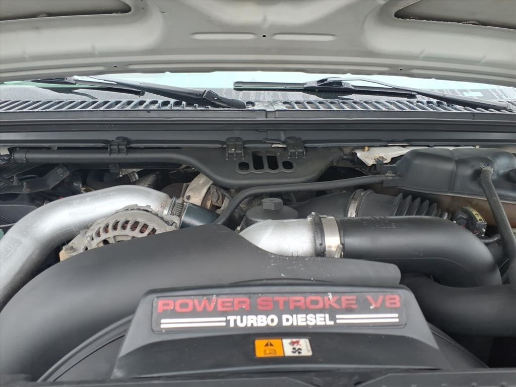 Ford Super Duty F-550 DRW Reg Cab 165" WB 84" CA XL 2006