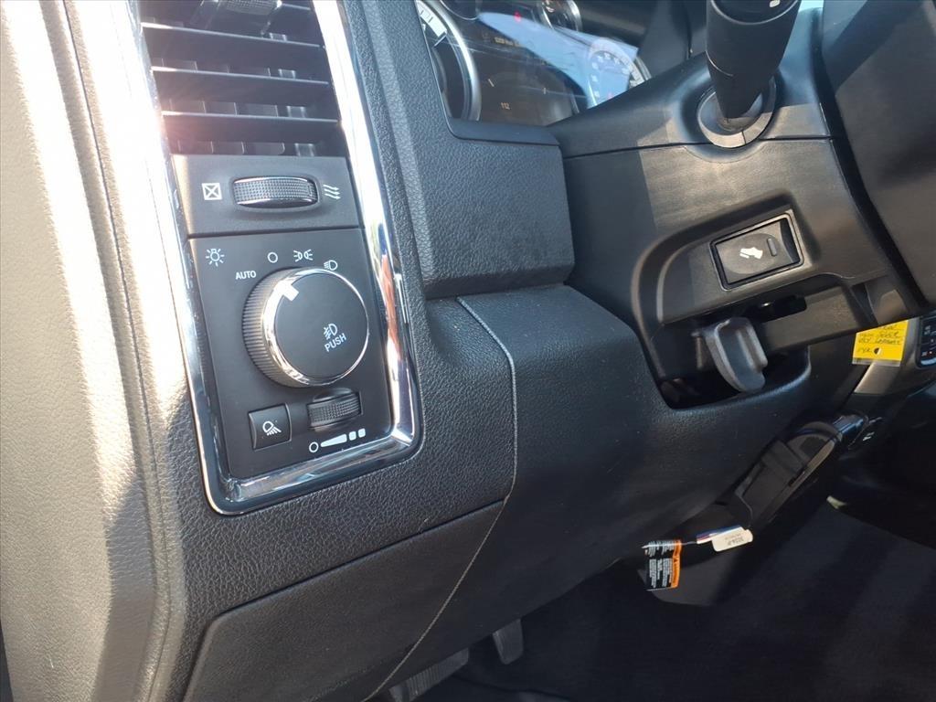 RAM 1500 Laramie 4x4 Crew Cab 5'7" Box 2018