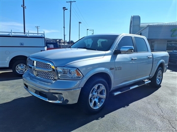 2018 RAM 1500 Laramie 4x4 Crew Cab 5'7" Box