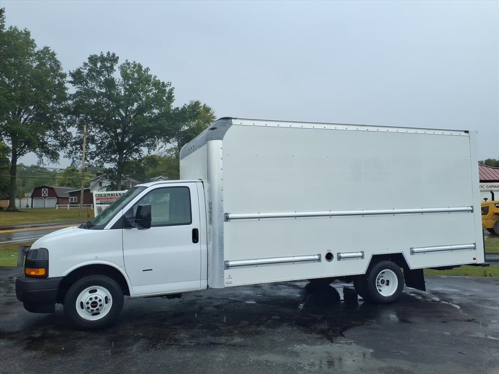 2021 Gmc Savana Cutaway 3500 photo 2