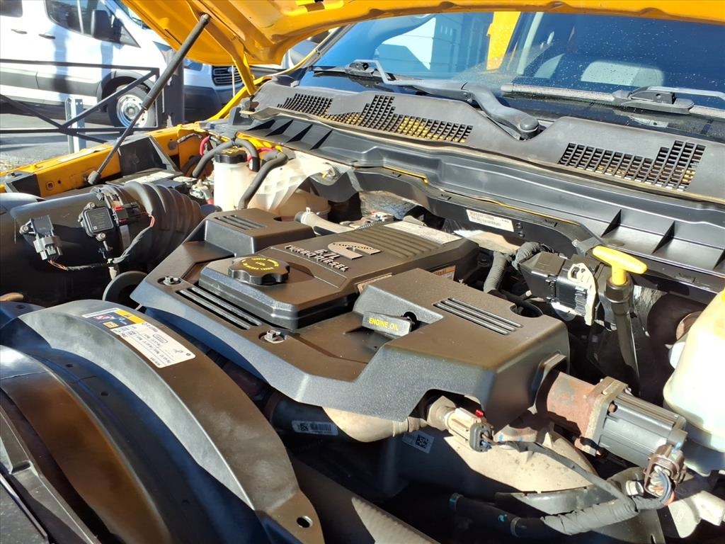 RAM 5500 Chassis Cab Tradesman 4x2 Reg Cab 84" CA 168.5" WB 2018