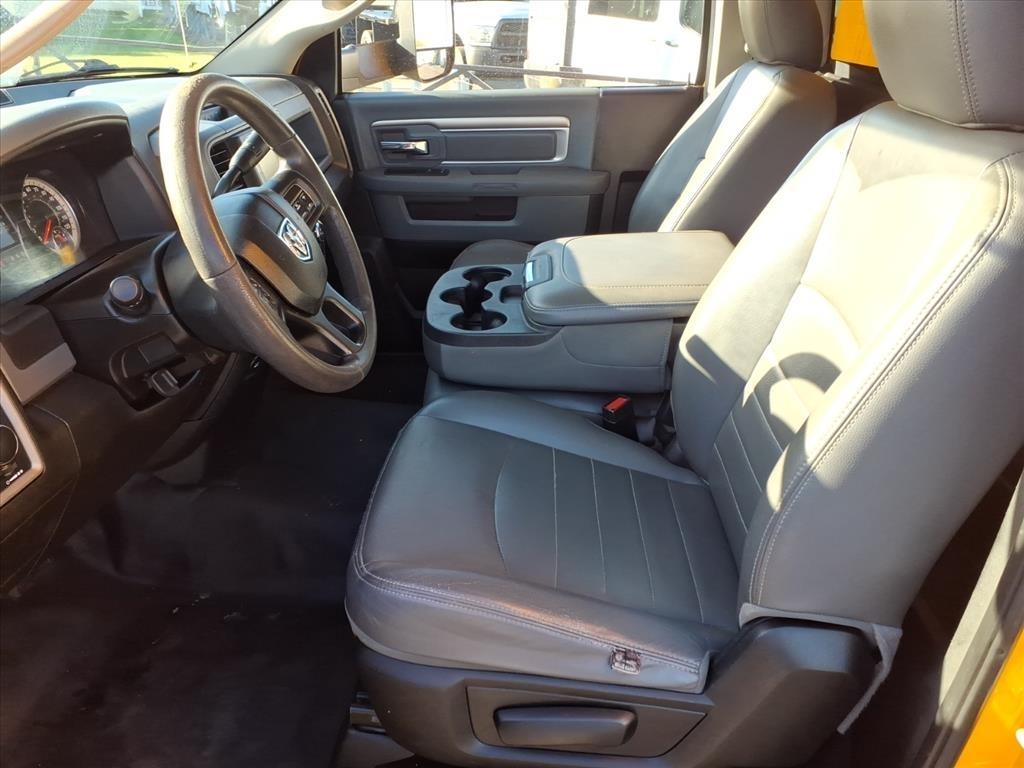 RAM 5500 Chassis Cab Tradesman 4x2 Reg Cab 84" CA 168.5" WB 2018