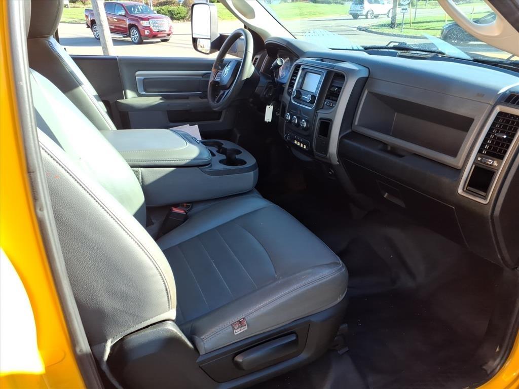 RAM 5500 Chassis Cab Tradesman 4x2 Reg Cab 84" CA 168.5" WB 2018