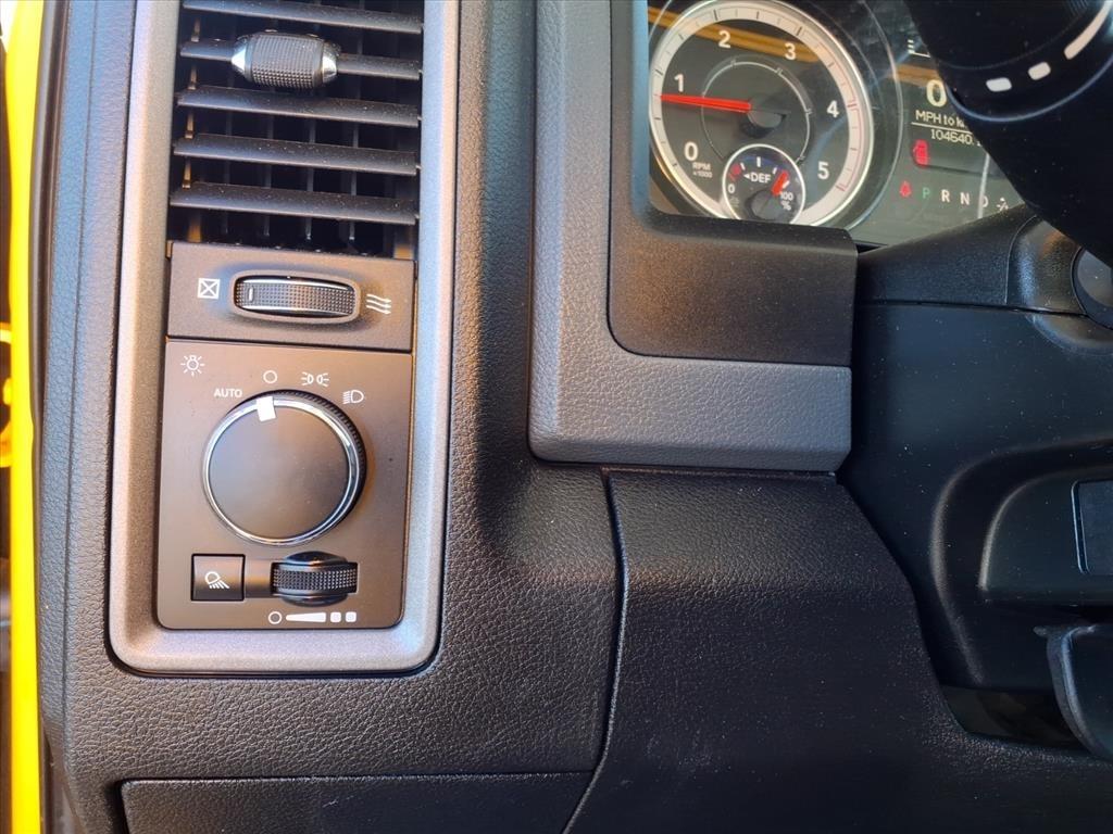 RAM 5500 Chassis Cab Tradesman 4x2 Reg Cab 84" CA 168.5" WB 2018