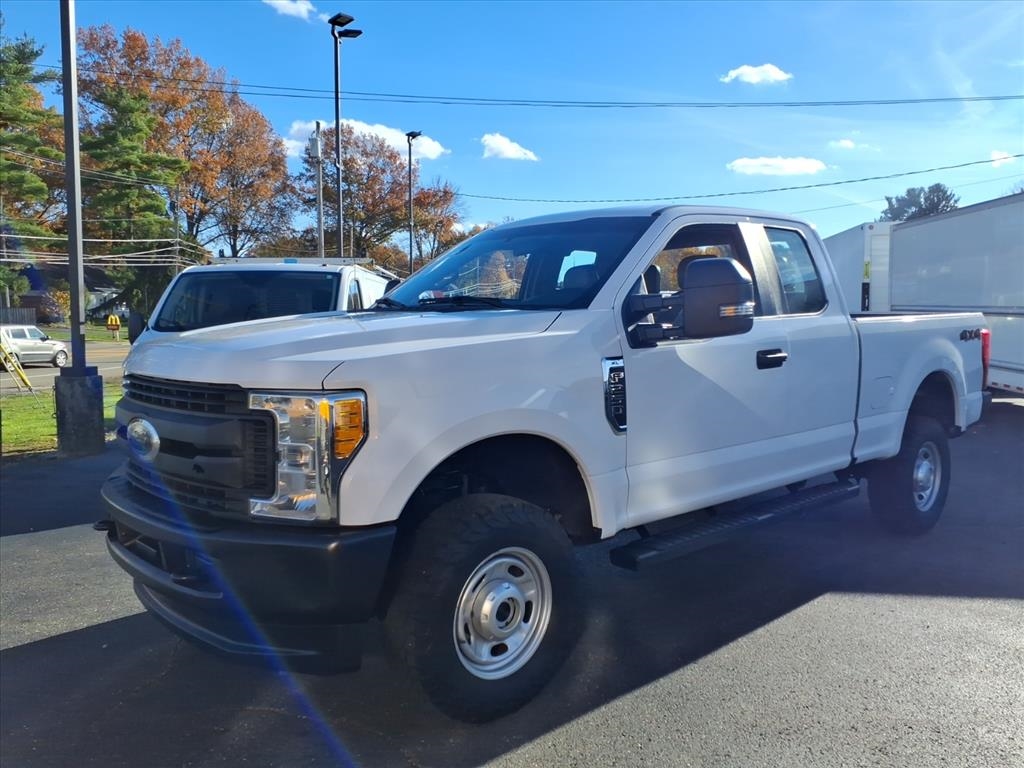 2017 Ford Super Duty F-250 SRW XLT 4WD SuperCab 8' Box