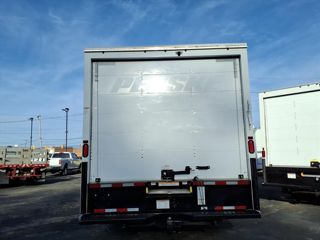 2021 Gmc Savana Cutaway 3500 photo 4