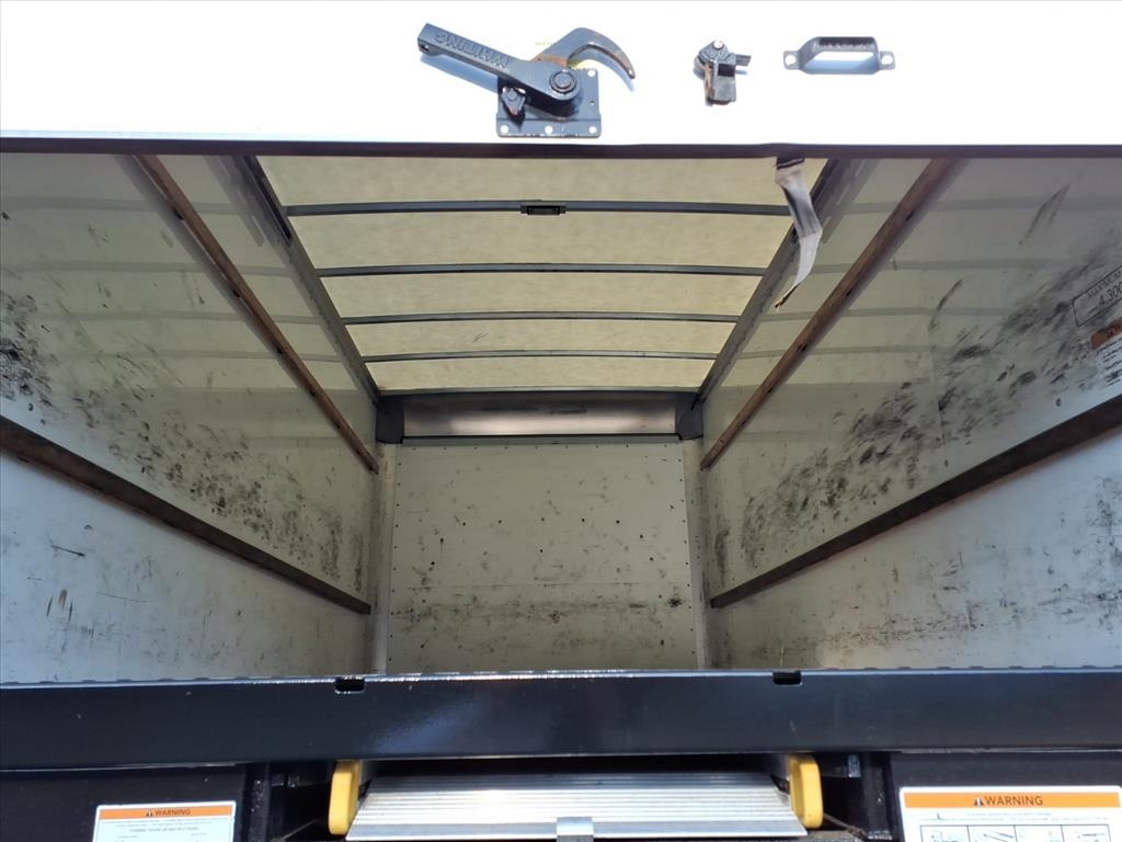 GMC Savana Commercial Cutaway 3500 Van 177" 2021