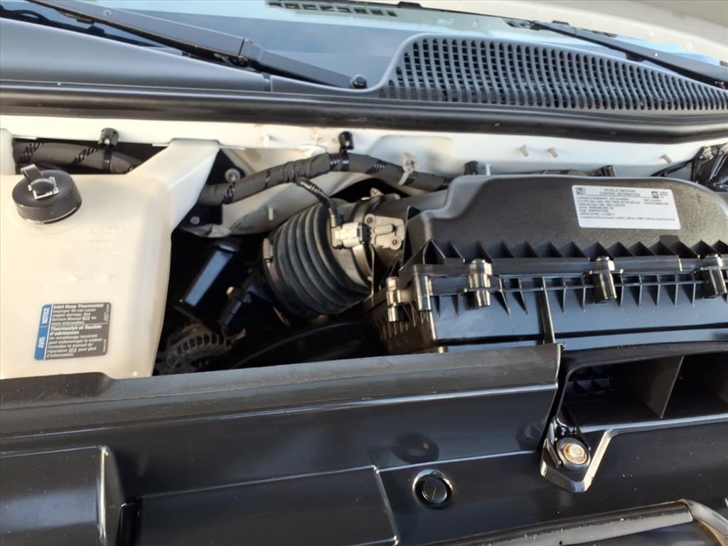 GMC Savana Commercial Cutaway 3500 Van 177" 2021