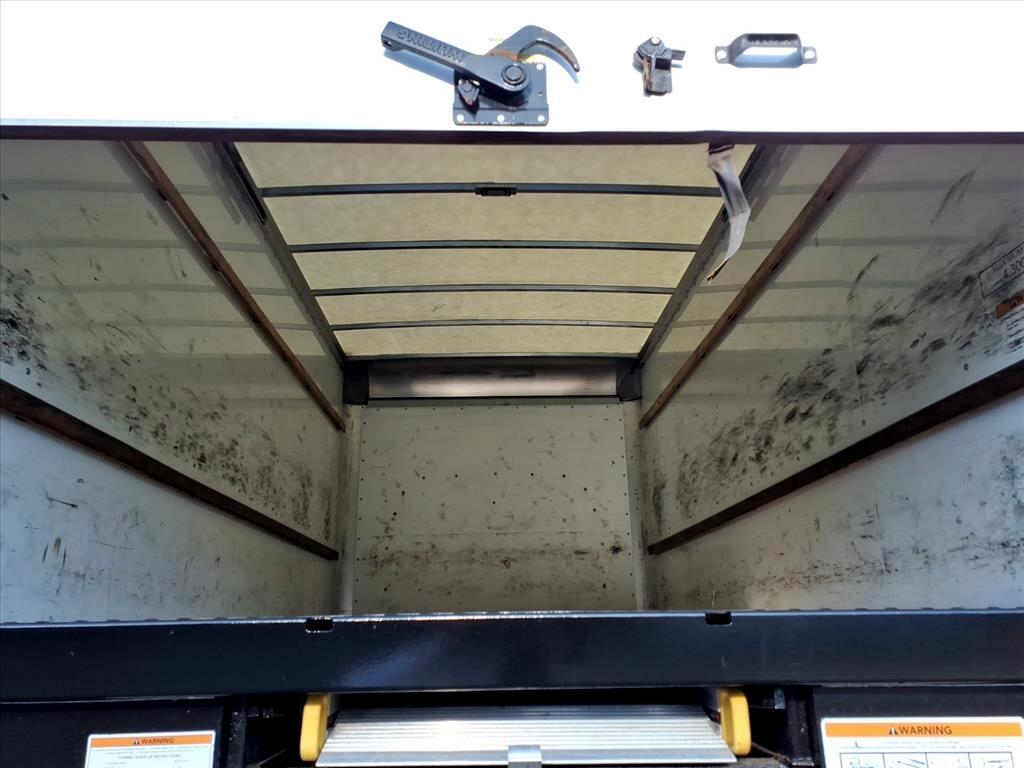 GMC Savana Commercial Cutaway 3500 Van 177" 2021