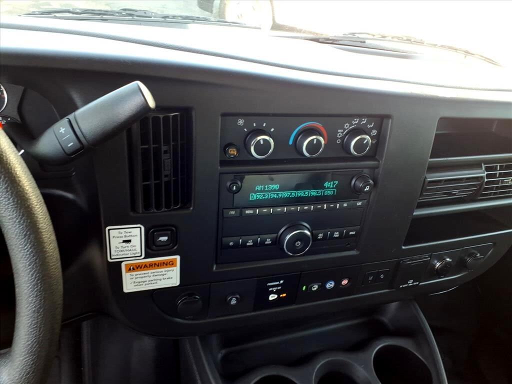 GMC Savana Commercial Cutaway 3500 Van 177" 2021