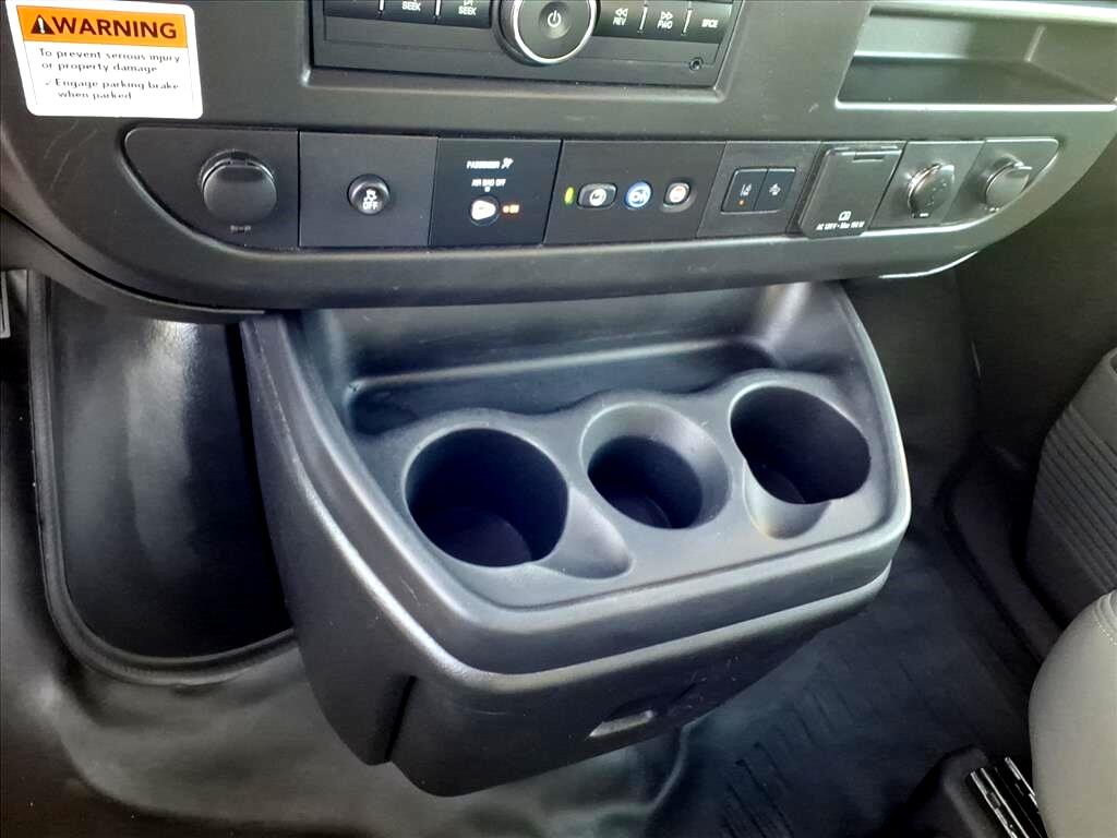 GMC Savana Commercial Cutaway 3500 Van 177" 2021