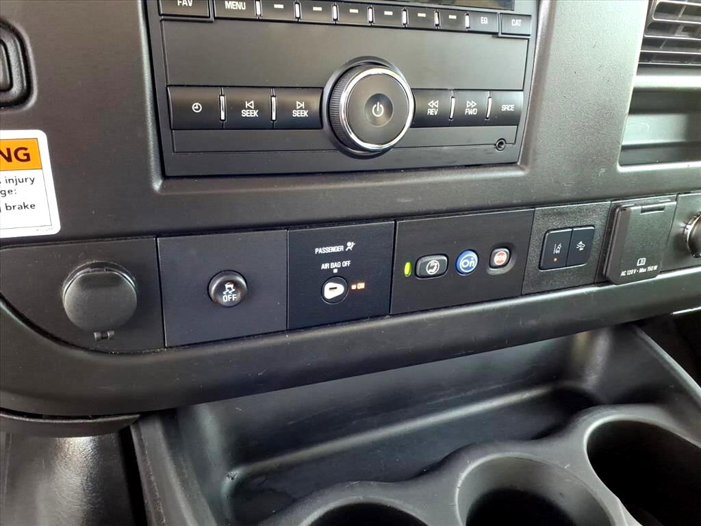 GMC Savana Commercial Cutaway 3500 Van 177" 2021