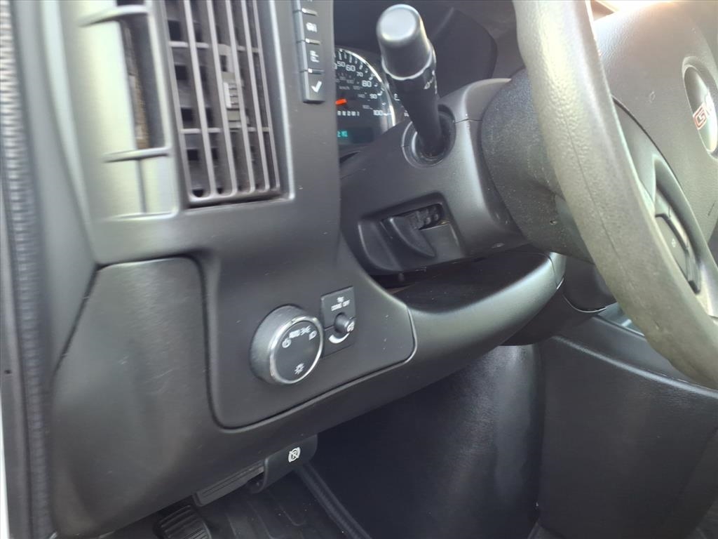 GMC Savana Commercial Cutaway 3500 Van 177" 2021