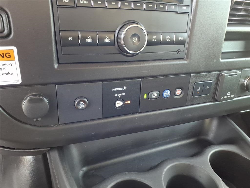 GMC Savana Commercial Cutaway 3500 Van 177" 2021