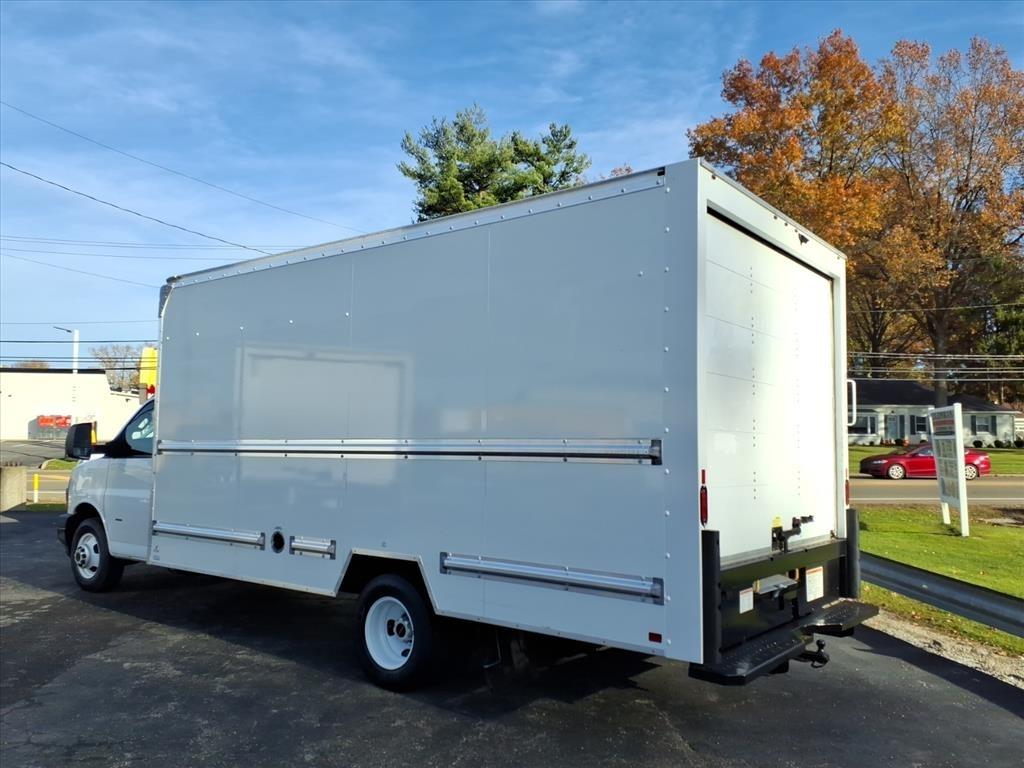 GMC Savana Commercial Cutaway 3500 Van 177" 2021