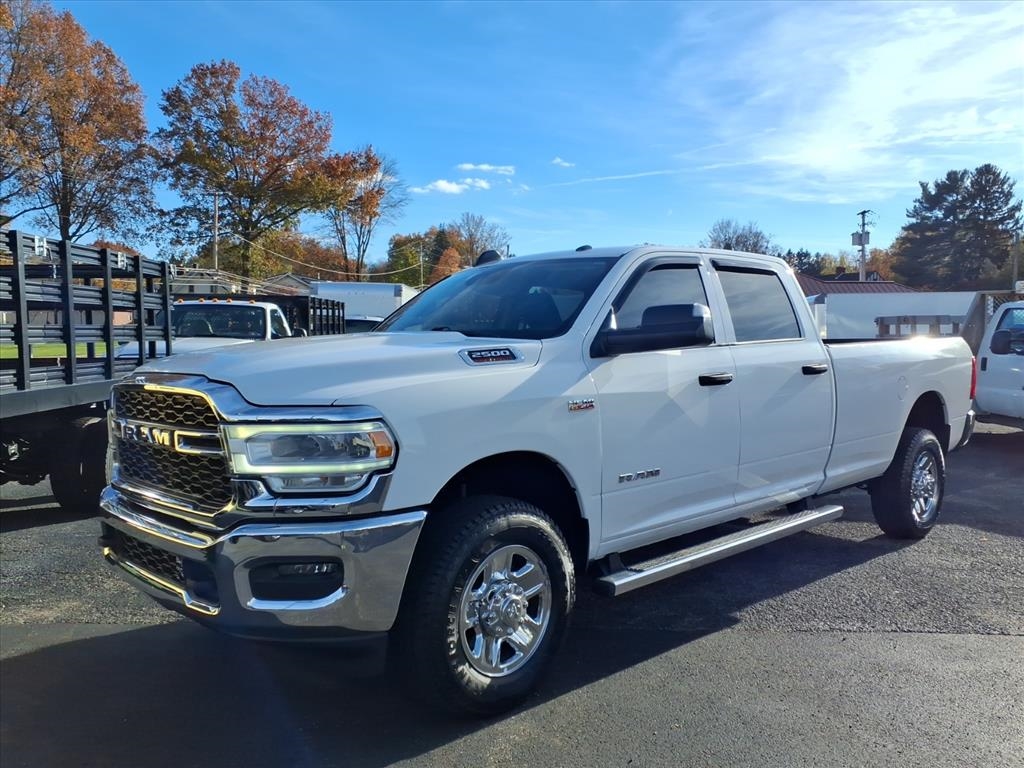 2019 RAM 2500 Tradesman 4x4 Crew Cab 8' Box