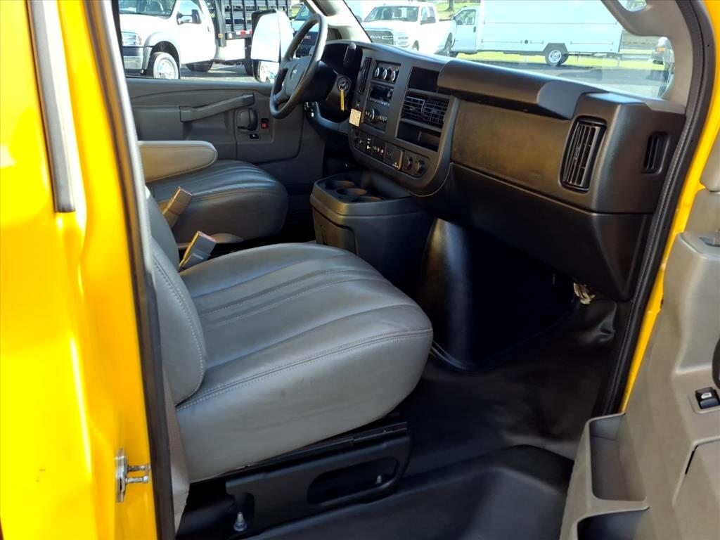 GMC Savana Commercial Cutaway 3500 Van 177" 2021