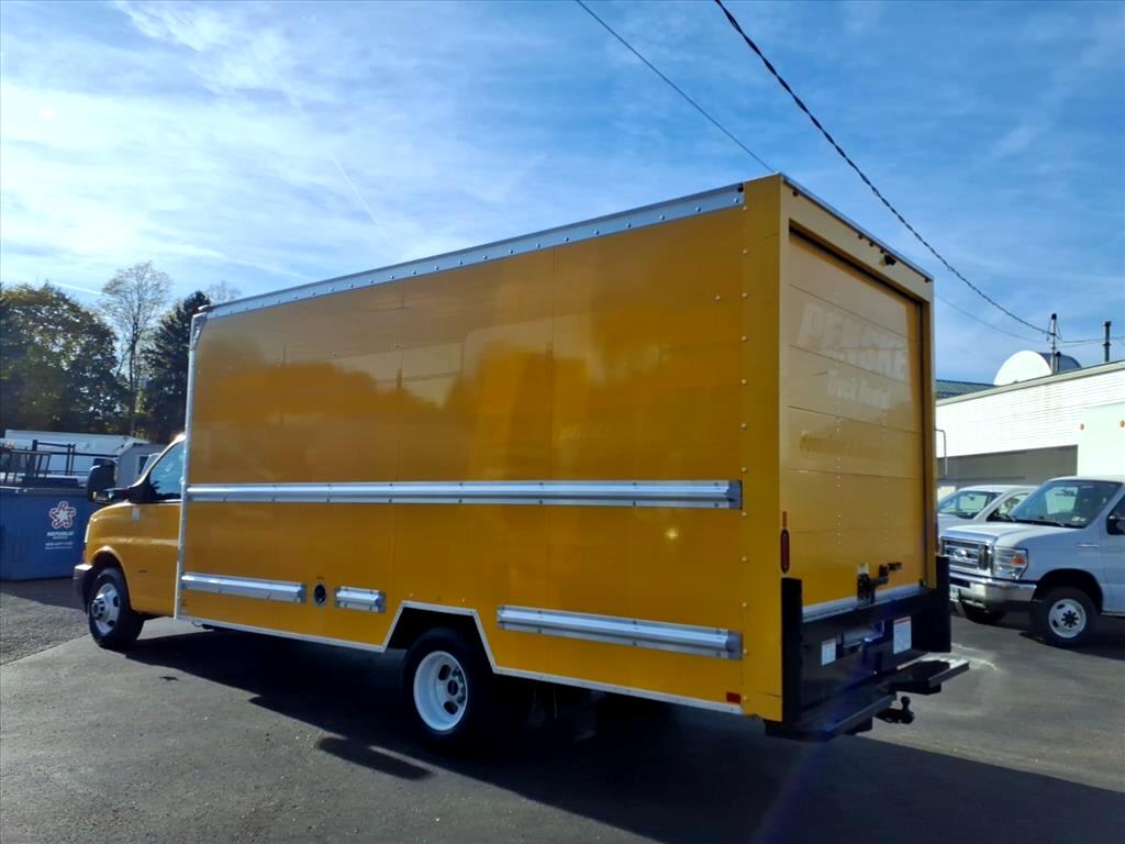 GMC Savana Commercial Cutaway 3500 Van 177" 2021