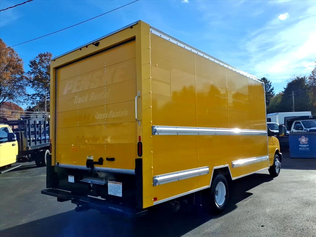 GMC Savana Commercial Cutaway 3500 Van 177" 2021