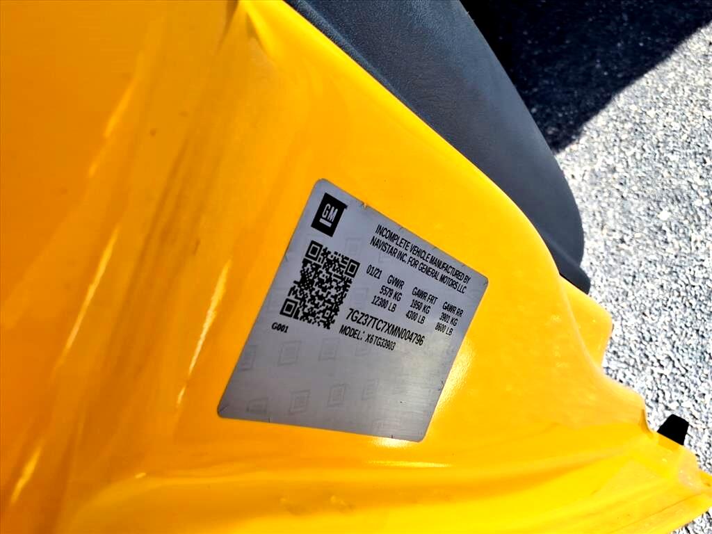 GMC Savana Commercial Cutaway 3500 Van 177" 2021