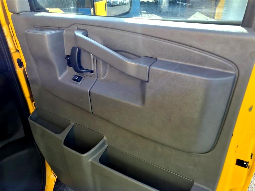 GMC Savana Commercial Cutaway 3500 Van 177" 2021