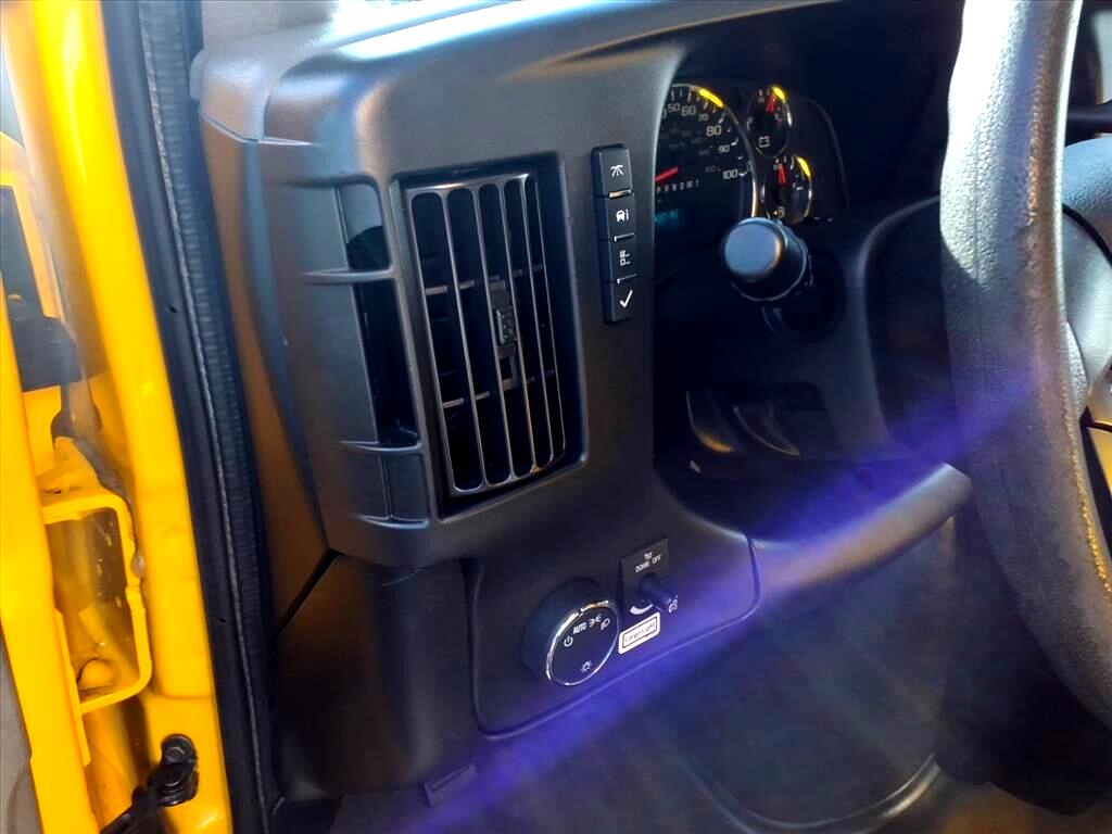 GMC Savana Commercial Cutaway 3500 Van 177" 2021