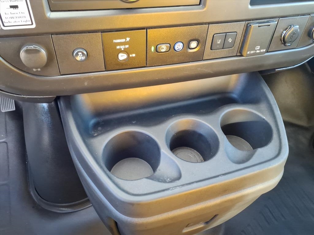 GMC Savana Commercial Cutaway 3500 Van 177" 2021