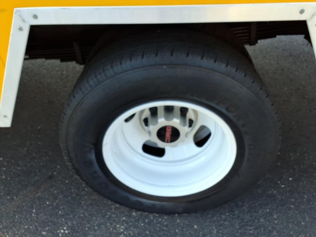 GMC Savana Commercial Cutaway 3500 Van 177" 2021